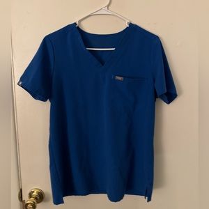 Women’s Figs scrub top